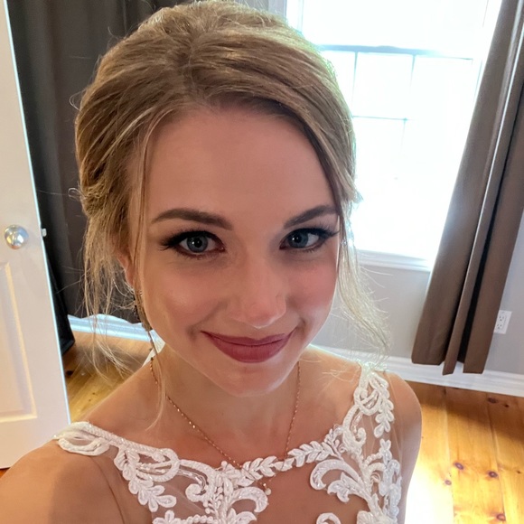 Meet your Posher, Dakota - Picture 1 of 2